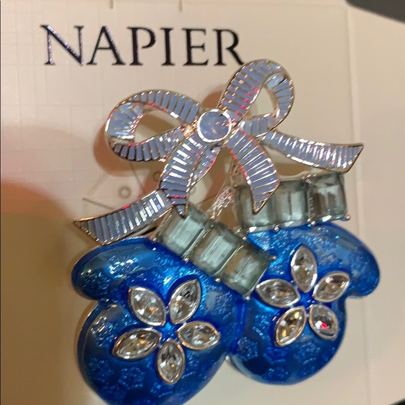 Christmas brooch - Picture 2 of 3